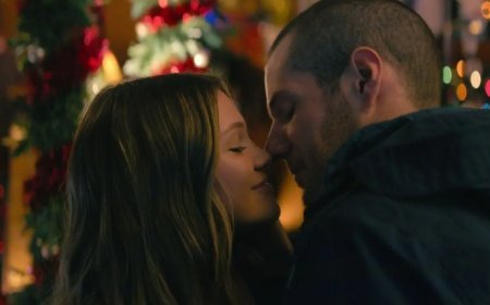 Jingle Bell Heist Review: A Charming Heist-Romance for the Holiday Season